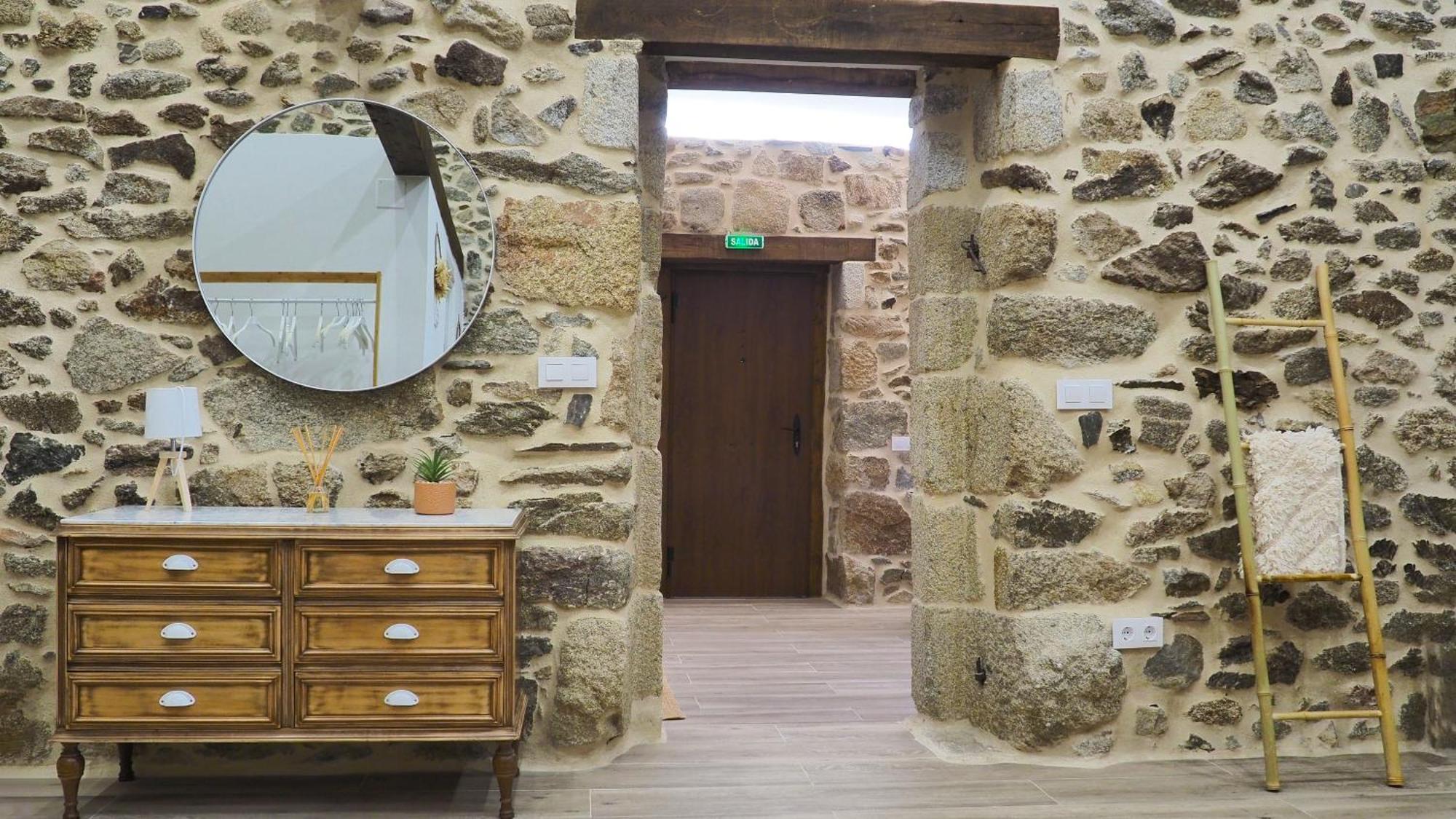 Apartamentos Muralla Sacra Sober Екстериор снимка