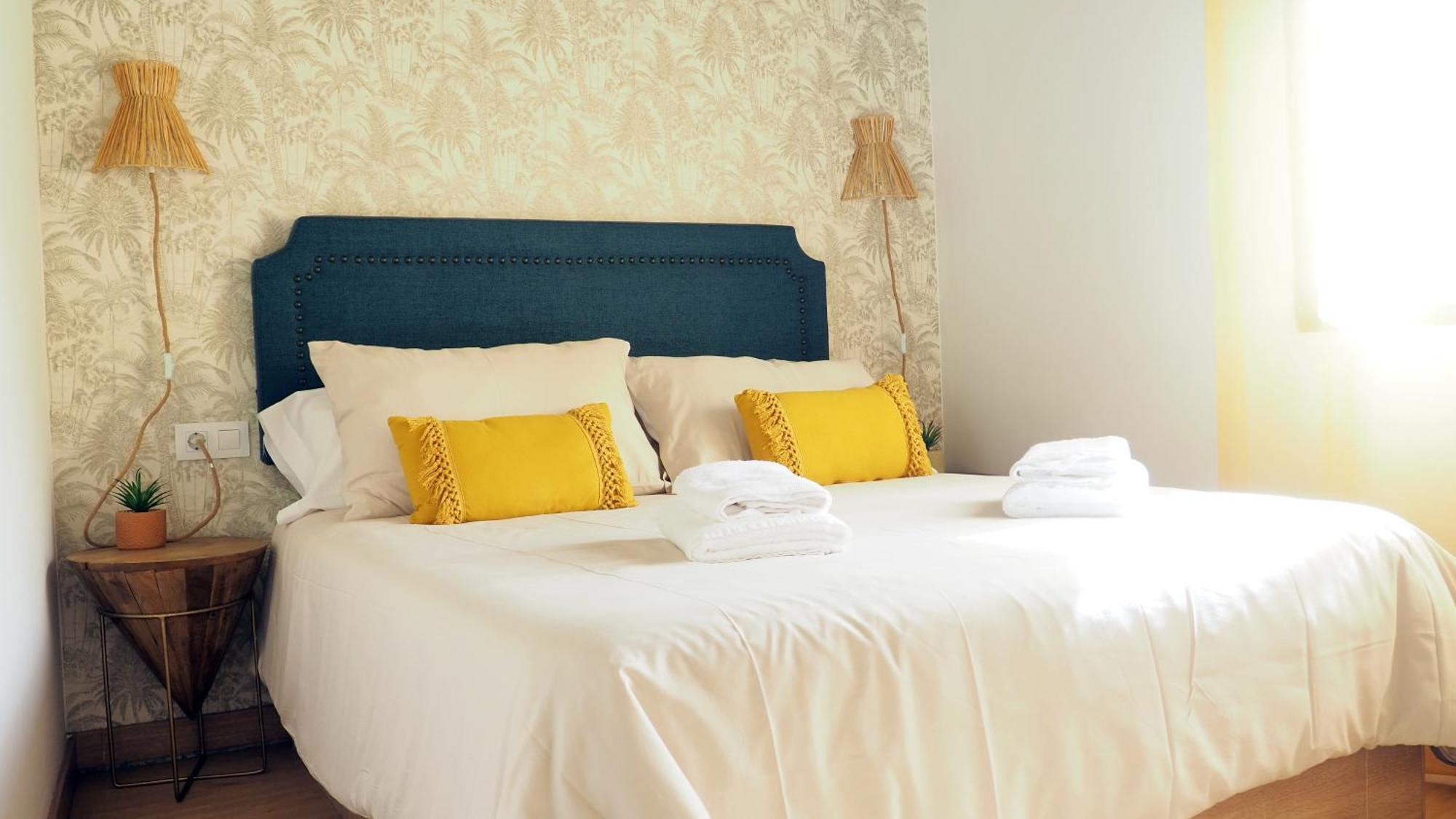 Apartamentos Muralla Sacra Sober Екстериор снимка
