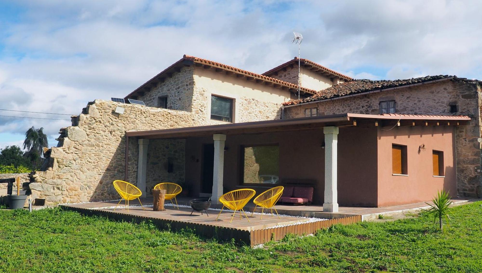 Apartamentos Muralla Sacra Sober Екстериор снимка