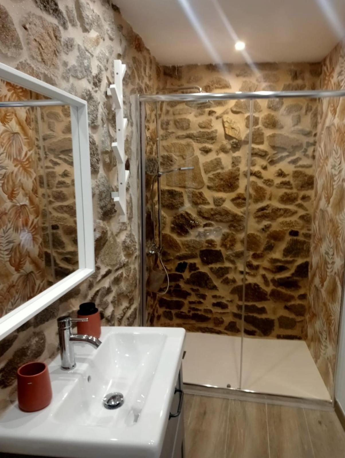 Apartamentos Muralla Sacra Sober Екстериор снимка